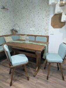 salon cabinet